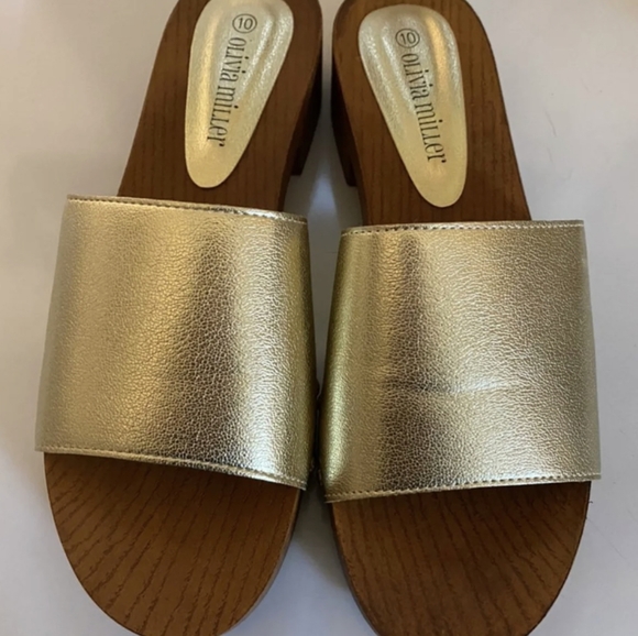 Sandals - Picture 2 of 9